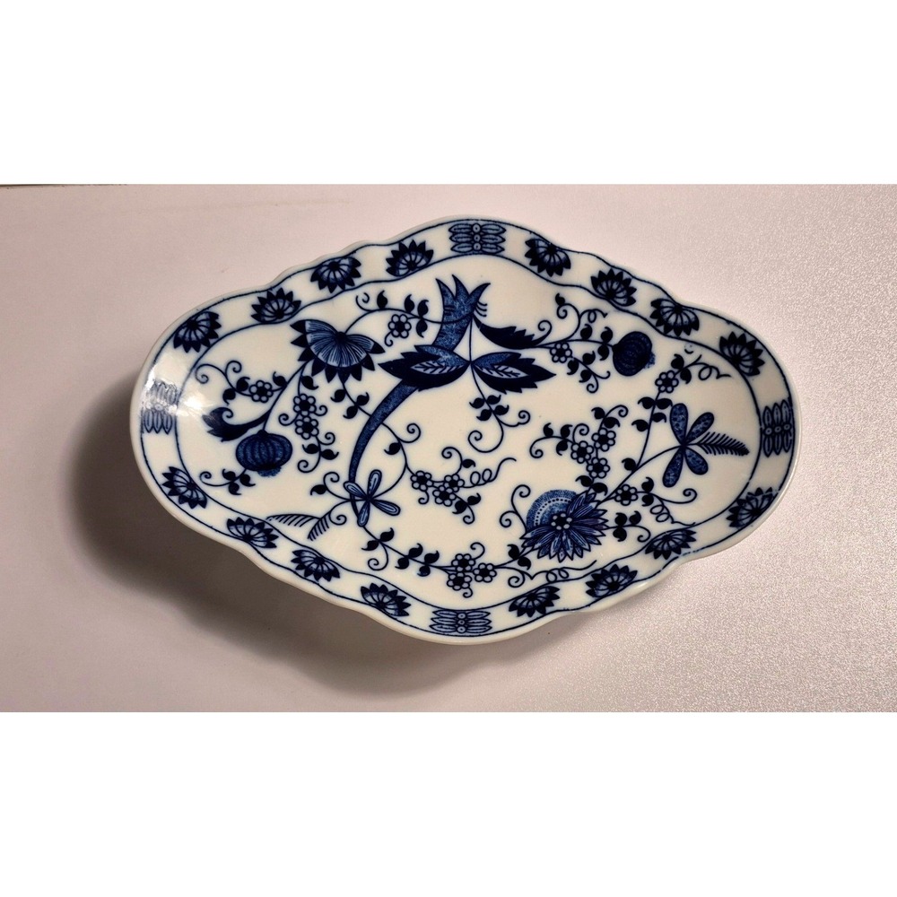 Vienna Woods Blue Onion Fine China Trinket Dish Scalloped Oval Blue and White